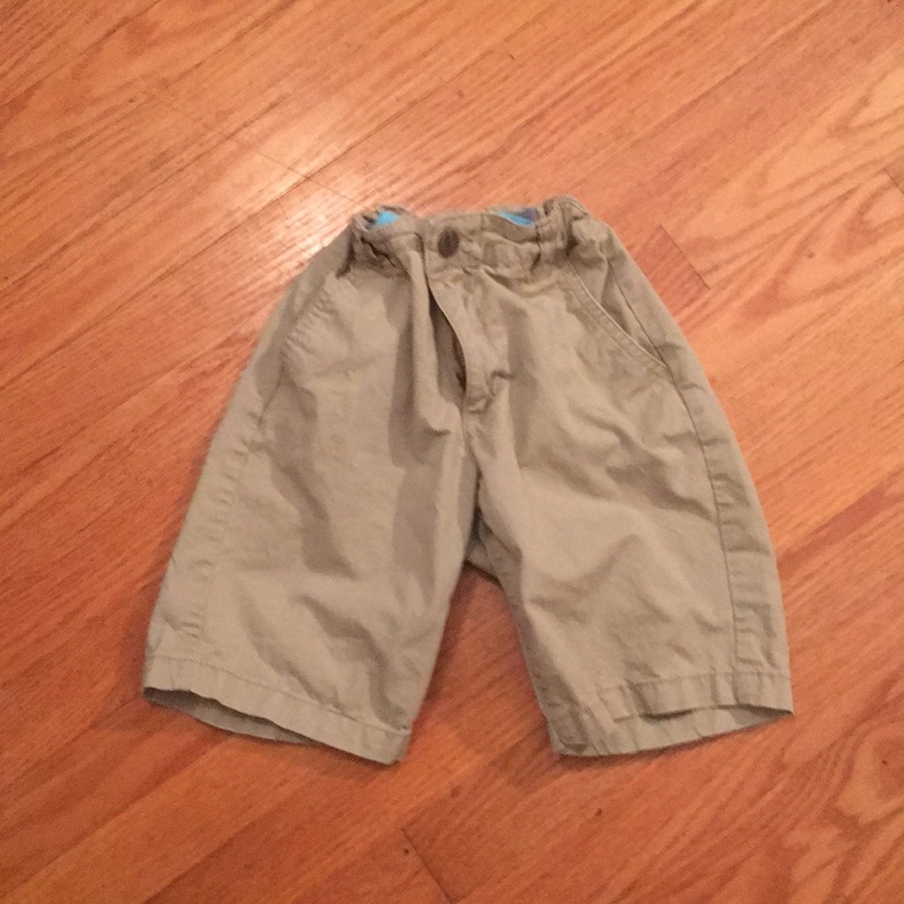 Boys khaki shorts sz7